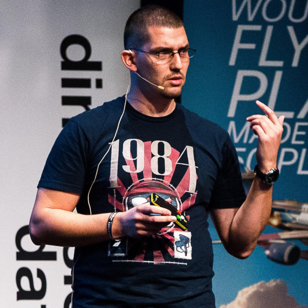 Balázs Zoltán negyzet.jpg